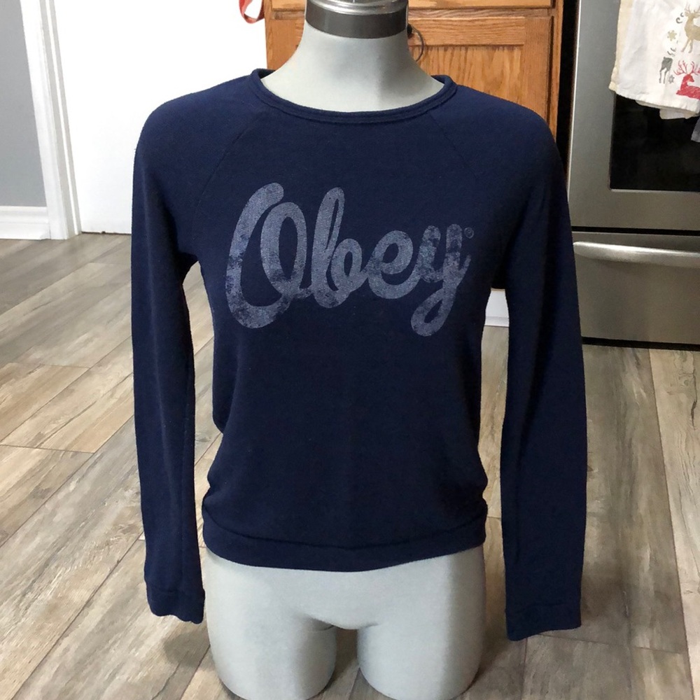 Obey sweater